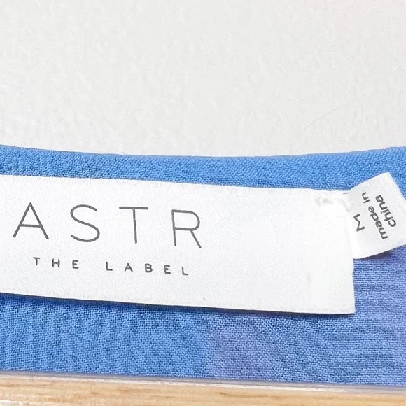 ASTR the Label Vibrant Blue Floral Ruched V-Neck Long Sleeve Mini Dress Womens M - Picture 6 of 8